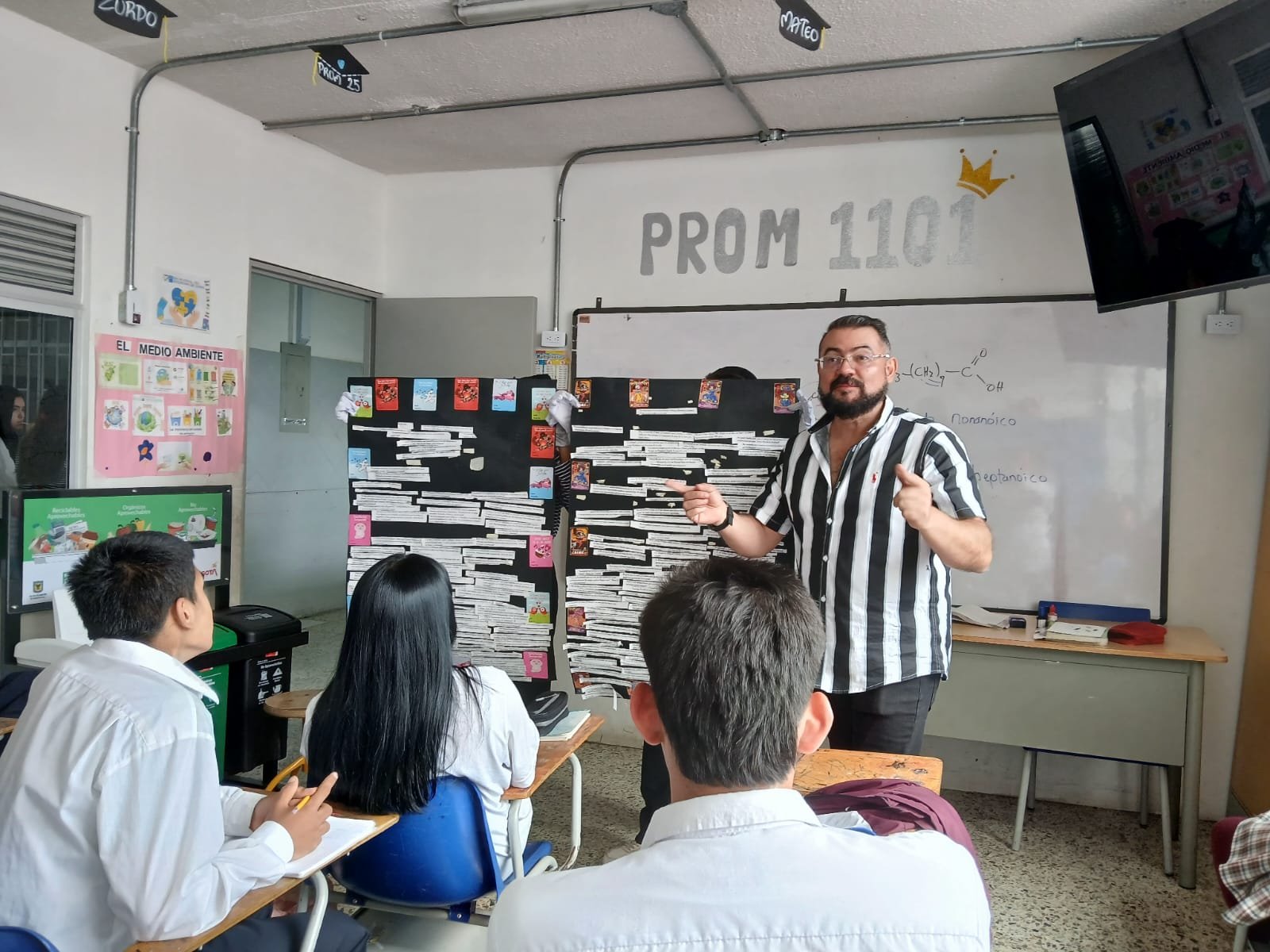 El profe Jose Walter, lidero el momento de reflexión.